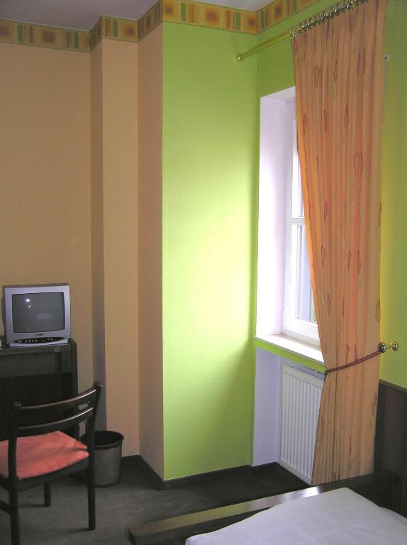 Hotel Pfaffenhof Lich Habitación foto