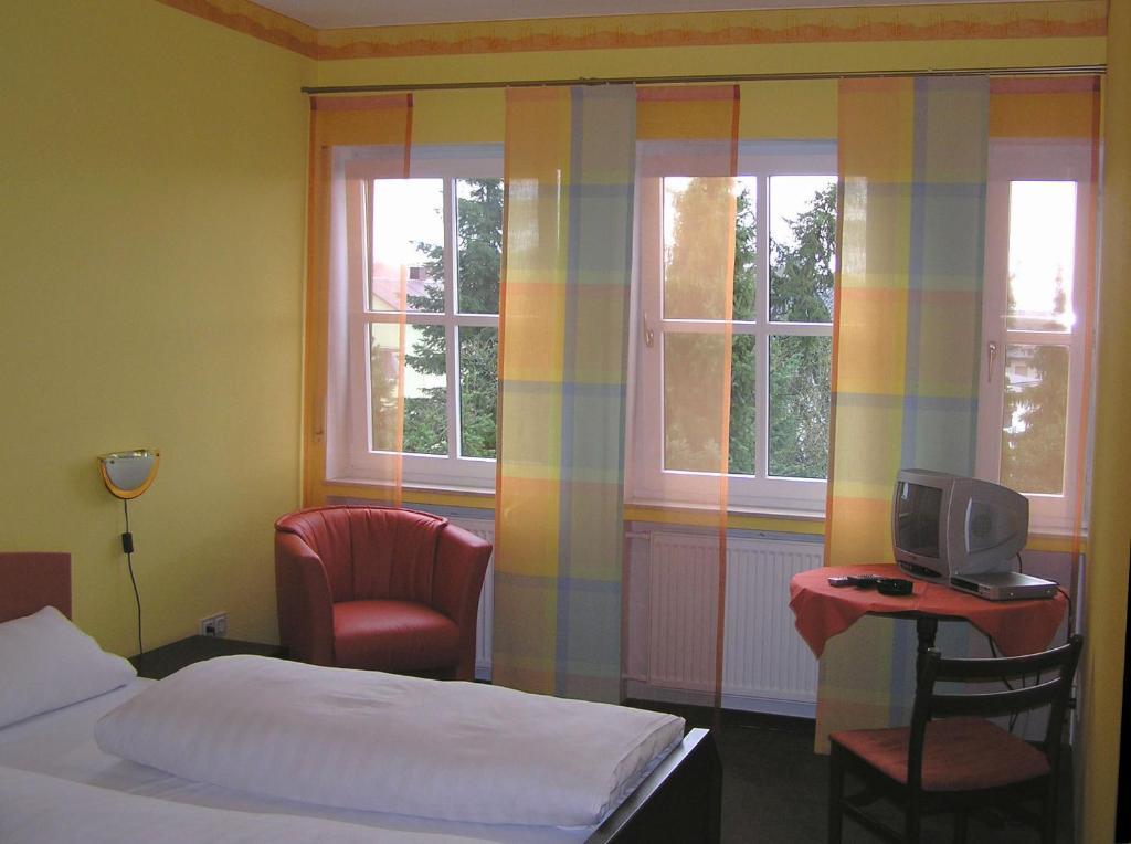 Hotel Pfaffenhof Lich Habitación foto